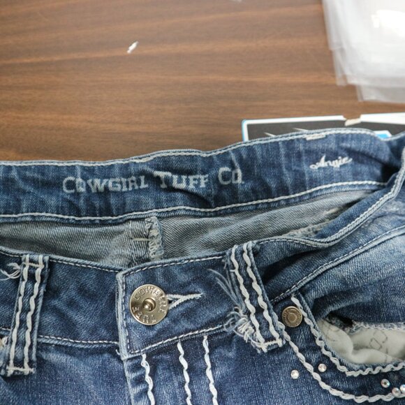 Cowgirl Tuff Co. Embroidered Y2K Lowrise Bootcut Womens Jeans 28x33 - Picture 5 of 6